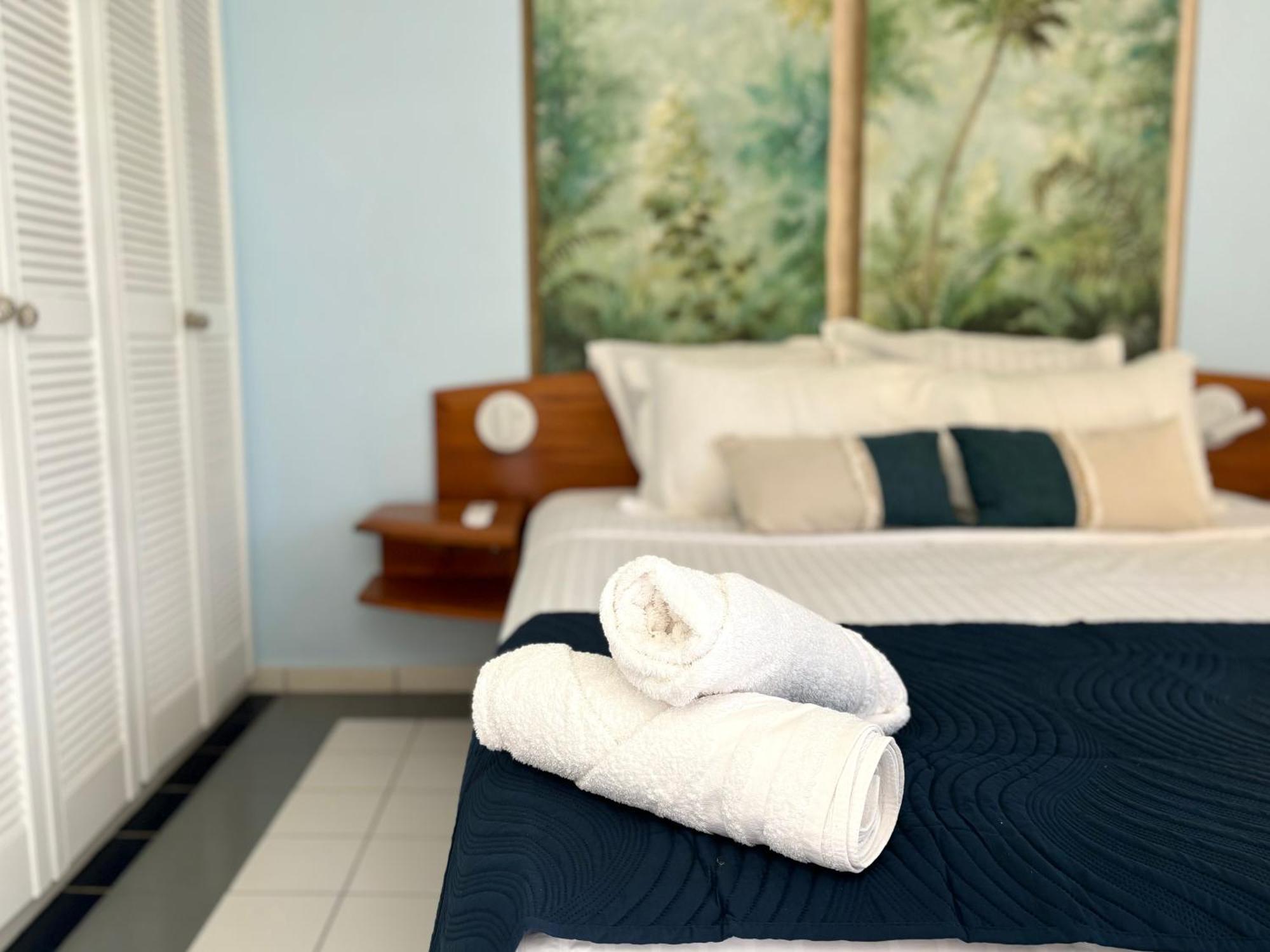 Bungalow La Kawannaise - Piscine, Terrasse, Plage Grand-Bourg  Εξωτερικό φωτογραφία